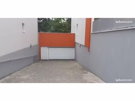 box sécurisé 14m2