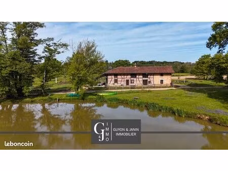propriété 6 pièces 222 m²