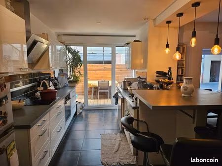 miribel centre : maison de ville t4 dans petite copropriété au calme absolu et proche tout