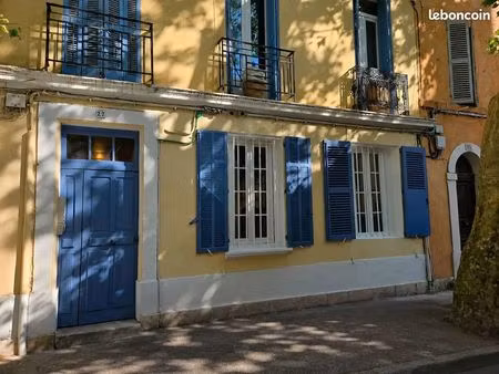 t2 rdc au mourillon centre quartier très recherché rue calme mais proche tous commerces  t