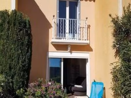 mazet t2 vue mer avec jardinet