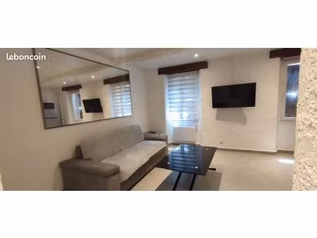 location studio meublé