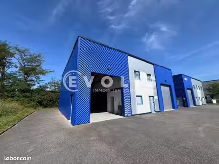 local d'activité 296 m²