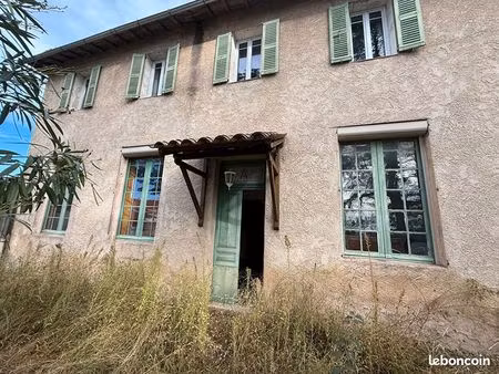 maison 8 pièces 198 m²