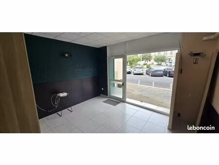local professionnel / commercial à louer – toulon – 35 50 m²