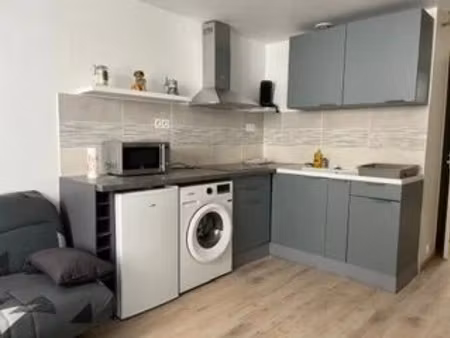 location meublée appartement 2 pièces 21.99 m² à valensole (04210)  500 €