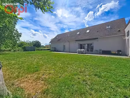 longère 4 pièces 138 m²