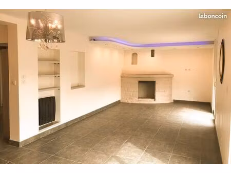 superbe t5 bis refait à neuf avec balcon