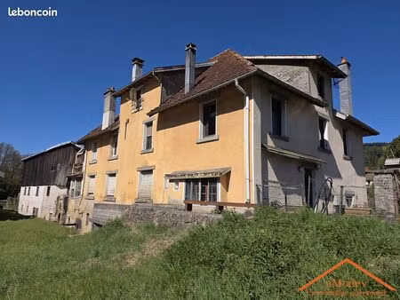 immeuble 261 m² la forge