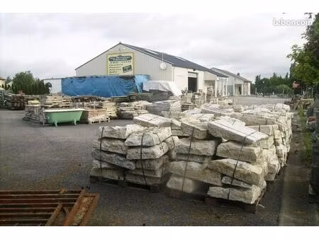 hangar commercial 500 m² avec bureaux – accès pl – neufchâteau (ht)