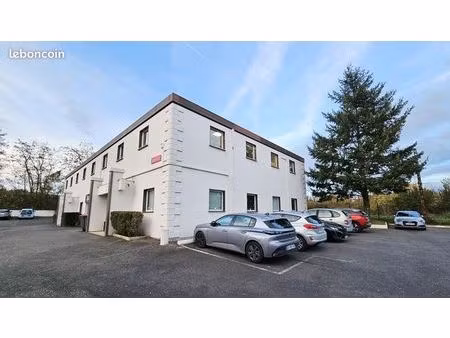 bureau 54 m²