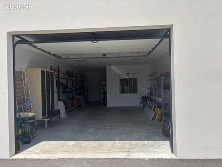 entrepôt + bureau 70m²