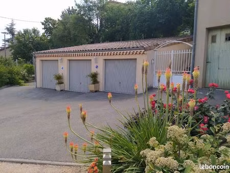 garages à louer