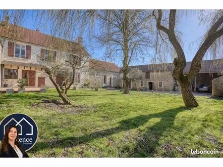 maison 9 pièces 268 m²