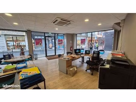 local commercial 71m² vitrine + clim - angle république/fournier pamiers - 900/mois ttc