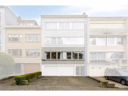 appartement met 2 kamers  garage en tuin te koop in laken