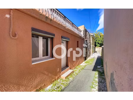 location appartement  m² t-2 à prades  360 €