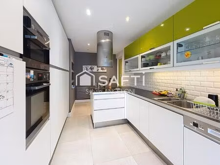 esprit maison de ville – 166 m² – terrasse 20 m² et véranda
