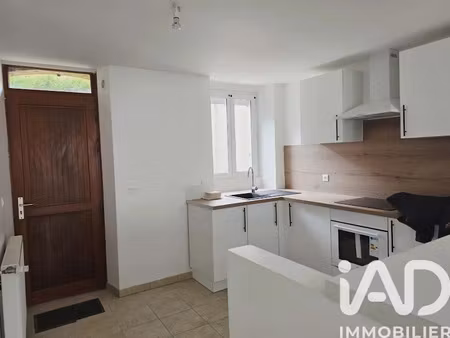location appartement 3 pièces 72 m² à villeneuve-sur-yonne (89500)  750 €