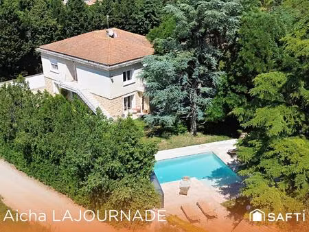 maison 260m2 avec piscine et jardin!