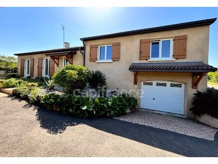 maison à vendre 6 pièces - 140 m² - terrain 1080 m² - charnay les macon (71850)