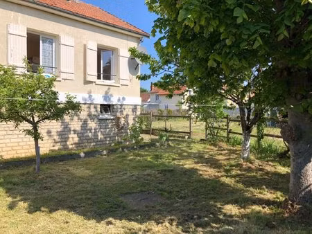 pavillon 3 chambres 110 m2 habitable avec 1000 m2 de terrain attenant à châtillon sur sein