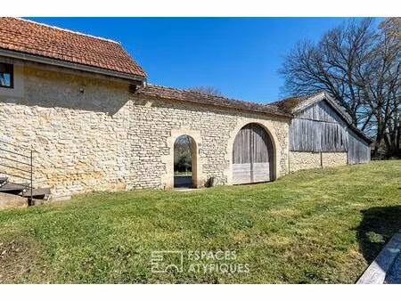 authentique corps de ferme du xviii e siècle entièrement rénové