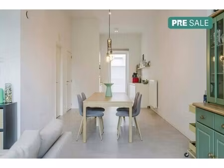 recent huis met 4 slaapkamers en parking te koop in kortrijk