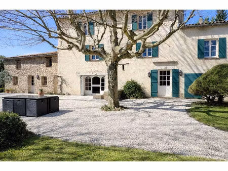 propriété de charme de 325 m² à vendre à la roquebrussanne