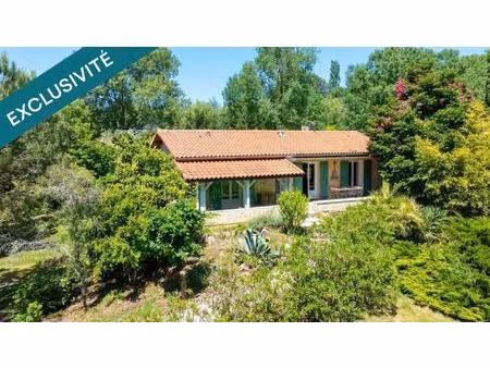 villa rénovée avec sous-sol et grand terrain