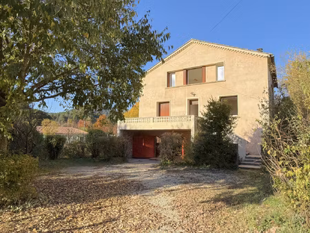 maison t5 sur très beau terrain de 1118 m2 exposé sud