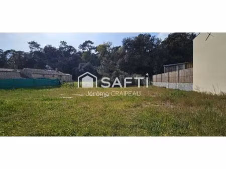 emplacement privilégié pour cette parcelle constructible de 555 m2.