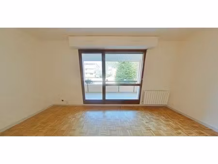 appartement t3 // avenue de gadagne 69230 saint-genis-laval