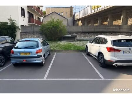 3 places de parking gare d’asnieres