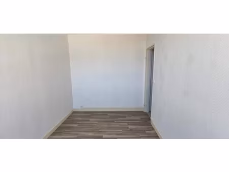 location appartement 3 pièces 64 m² à savigny-sur-orge (91600)  900 €