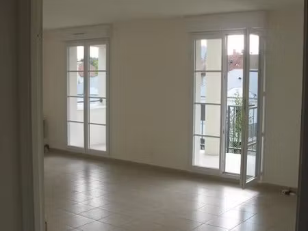 location appartement 3 pièces 95 m² à compiegne (60200)  1 360 €