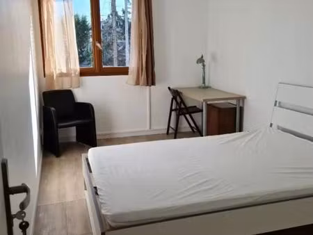 chambre 1 pièce 11 m²