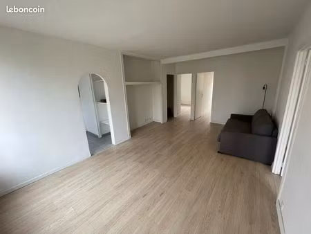 4 pieces 3 chambres- résidence calme- proche métro et tram