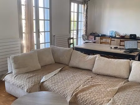 location appartement de 70m2 au premier étage d’une maison