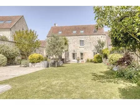 propriété 5 pièces 204 m²