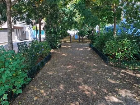 particulier vend beau t2 avec terrasse exceptionnelle de 74 m2