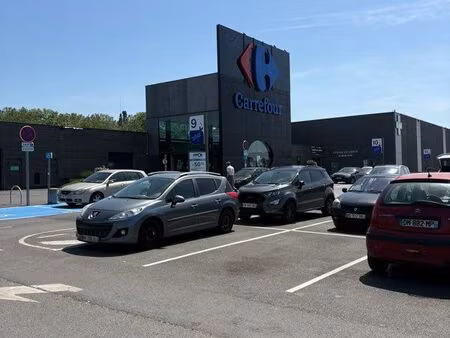 à vendre – pressing / blanchisserie en galerie carrefour – livry-gargan (93)