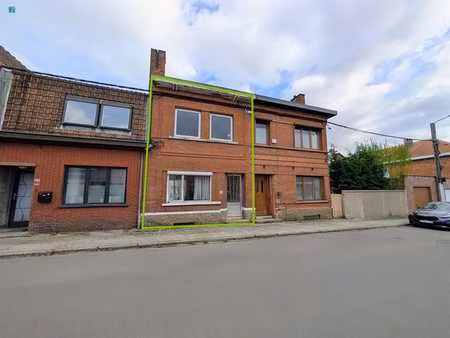 maison 2 chambres avec cour et grenier aménageable