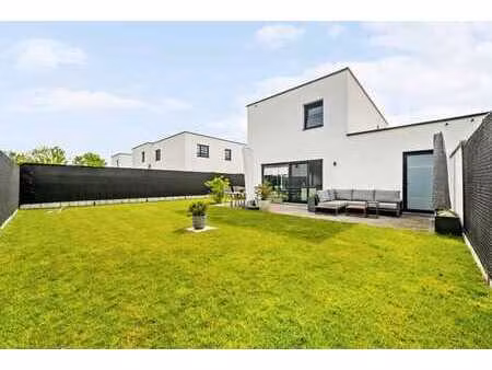 offre exceptionnelle : maison récente à 3 chambres avec jar