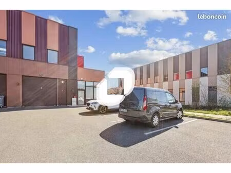 bureau 776 m²