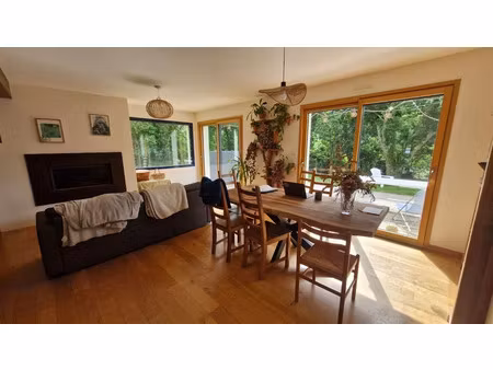 location meublée maison 5 pièces 135 m² à hôpital-camfrout (29460)  1 200 €