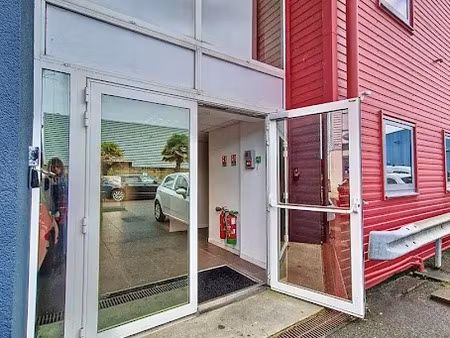 location locaux professionnels 0 pièces 22 m² à la rochelle (17000)  500 €