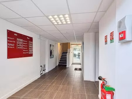 location locaux professionnels 0 pièces 30 m² à la rochelle (17000)  808 €