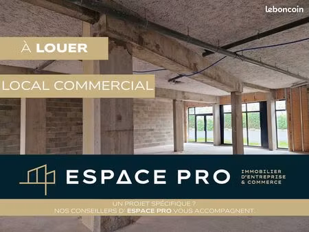 bureaux  local commercial 200 m² carpiquet