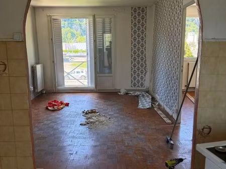 appartement t4 d’environ 60 m² à fontaine – opportunité rare sur le secteur